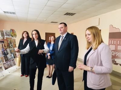 IMG-561dd28864cdccd0e0694cd2c89b1814-V